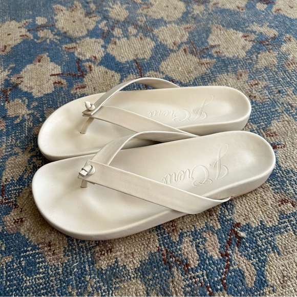 NEW J. Crew Pacific Leather Thong Sandal 11 - Picture 2 of 5